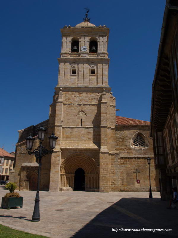 HASTIAL OESTE, CON LA TORRE SOBRE LA PORTADA